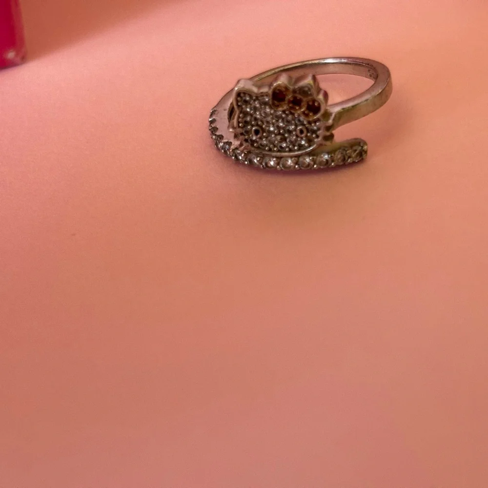 🌸SANRIO HELLO KITTY RING BY DIAMONIQUE🌸 - Picture 7 of 7